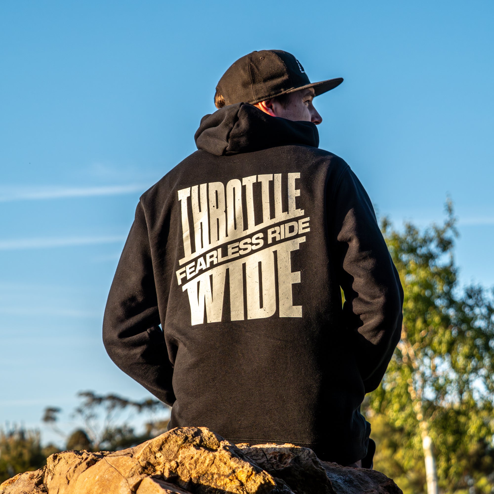 THROTTLE WIDE - HOODIE